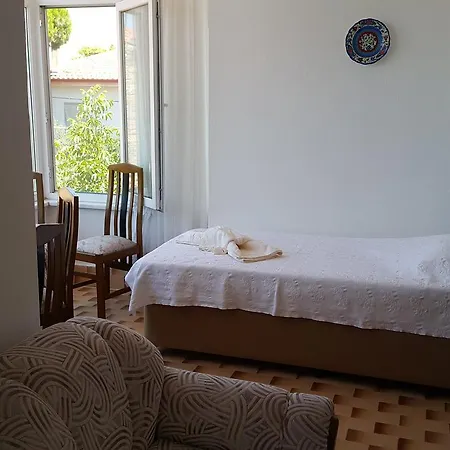 Ayvalik Pansiyon ベッド・アンド・ブレックファスト Ayvalı